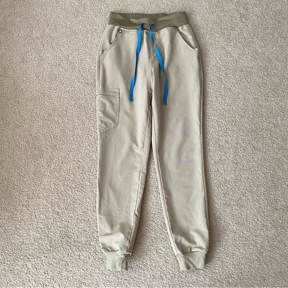 Figs Joggers In Sandstone